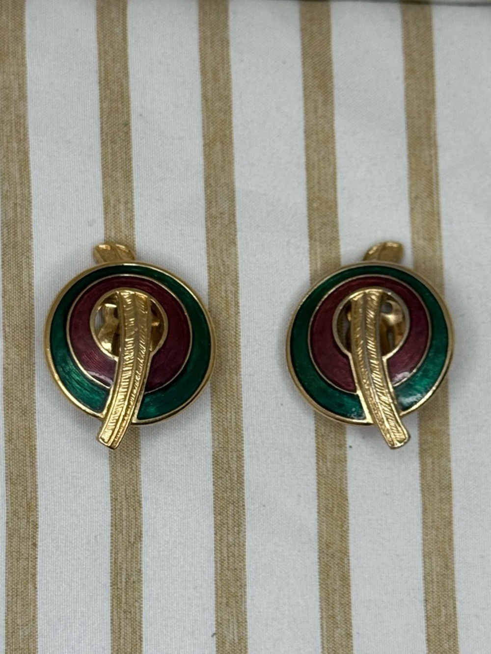 VTG Signed Trifari Clip On Gold Earrings 1970s 1980s Vintage
